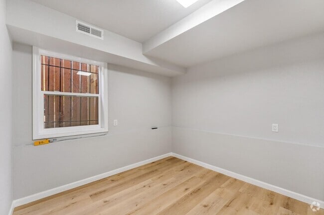 Building Photo - 1015 Martin Luther King Jr Way Rental