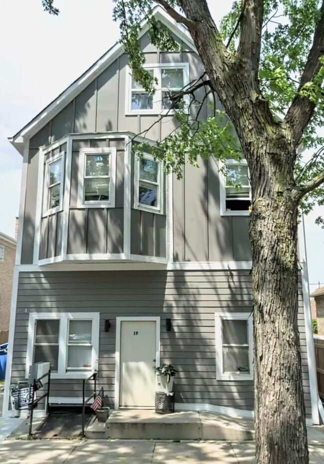Building Photo - 3404 N Lavergne Ave Unit 2F
