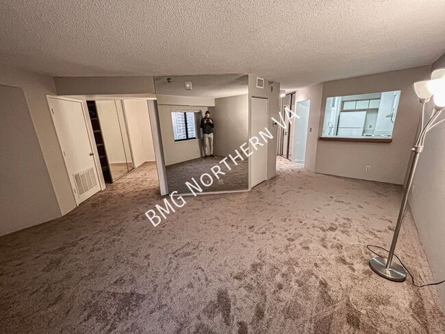 Photo - 900 N Stafford St