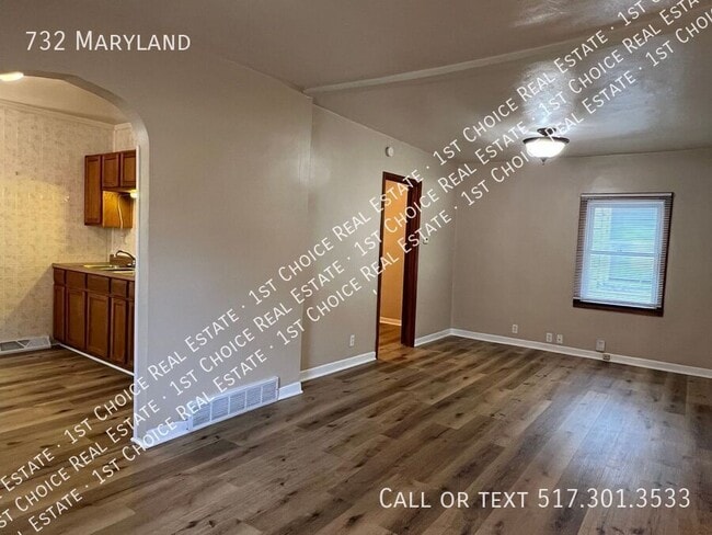 Photo - 732 Maryland-