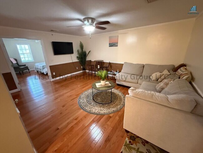 Photo - 1556 N Main St Unit 11