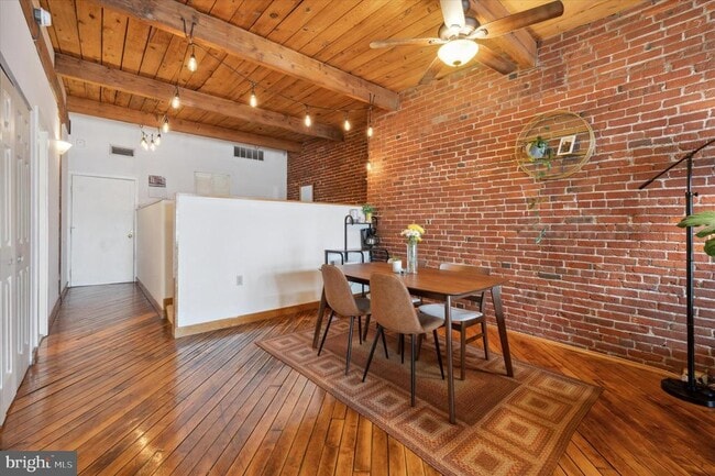 Building Photo - 122 Chestnut St Unit 202