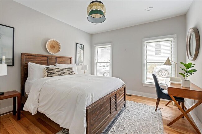 Photo - 1393 Glenwood Ave SE