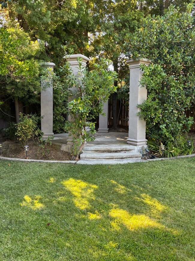 Photo - 2824 Buckminster Dr