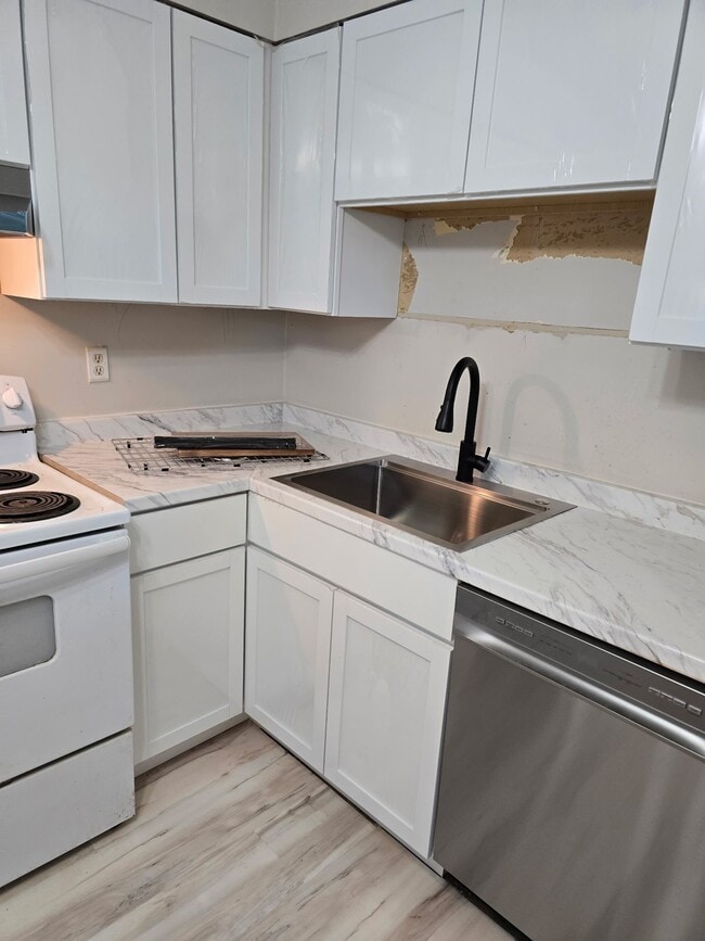 Photo - 5819 Medtree Pl