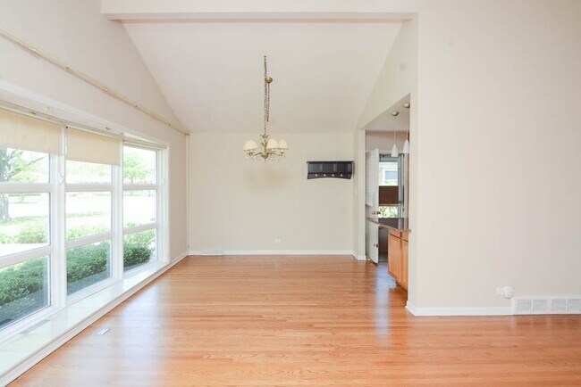 Photo - 8117 Central Ave Unidad HFS