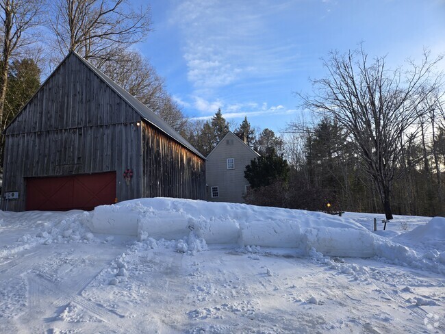 Building Photo - 460 Fairgrounds Rd Rental