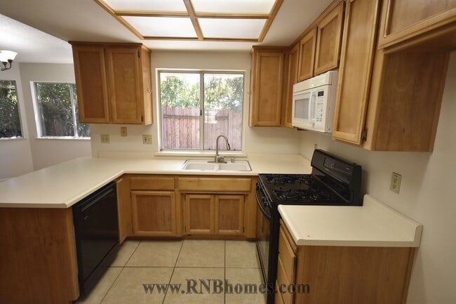 Photo - 3412 Leland St