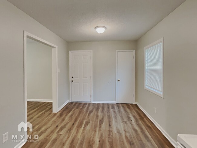 Photo - 6590 Embassy Cir