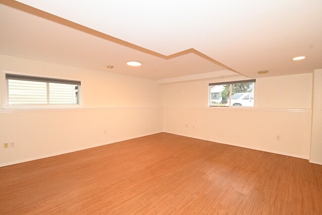 Photo - 2180 Victoria St Unit B