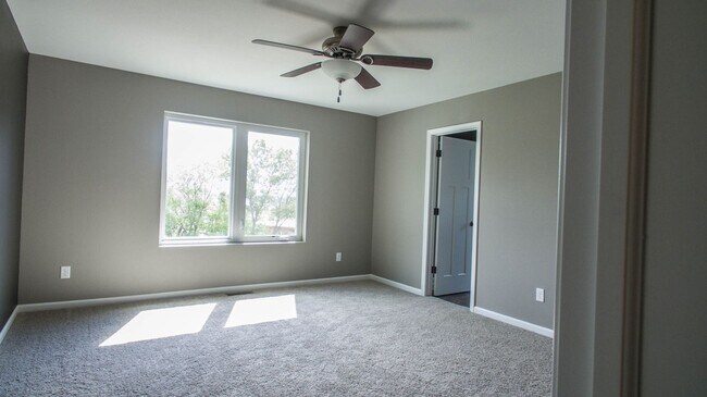 Photo - Twinhome in Lakewood Mandan Available NOW!