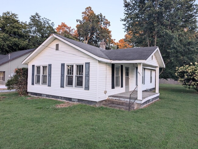 Photo - 604 E Warren St