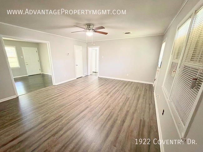Photo - 1922 Coventry Dr