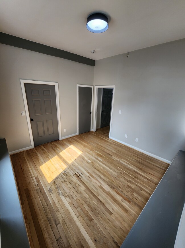 Master bedroom - 110 Branch St Unit 1