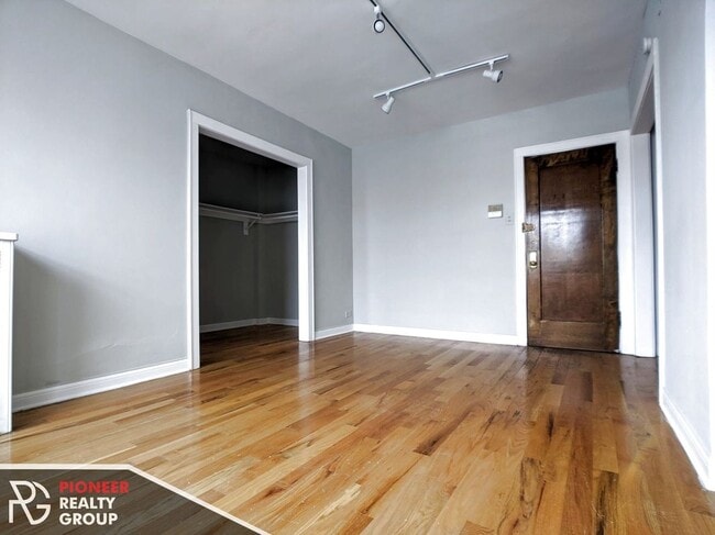 Photo - 739 W Belmont Ave Unit 507