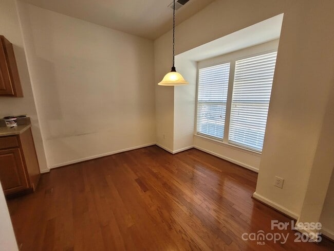 Photo - 120 N Arcadian Way