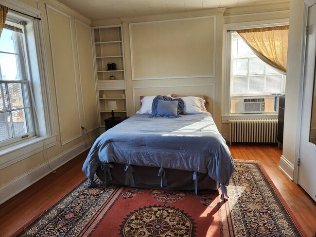 Photo - 342 Fairmont Ave, Apt 5 Unit #5 FULLY FURNISHED RENTAL Retro Loves Company