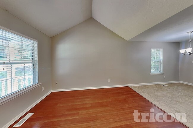 Photo - 48 Hale Haven Dr