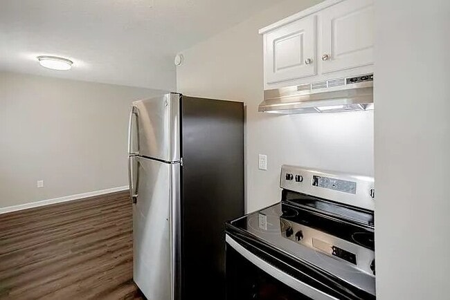 Photo - 1544 Holland Ave