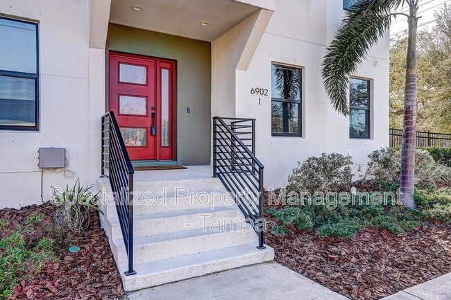 6902 S MacDill Ave