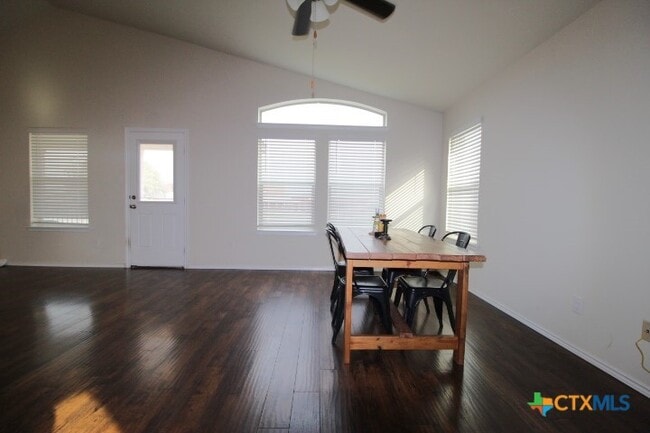 Photo - 1406 Lubbock Dr