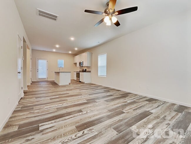 Photo - 234 W Turner St