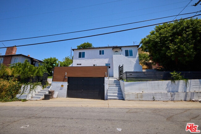 Building Photo - 1416 Helen Dr Rental