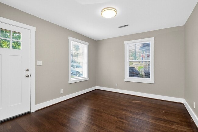 Photo - Beautiful 2 Bedroom Belmont Bungalow