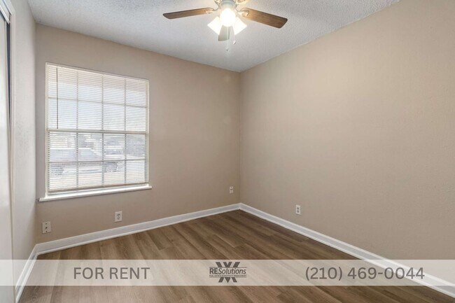 Photo - 8219 Glen Lark