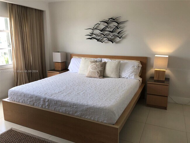 Photo - 5151 Collins Ave Condo Unit 923