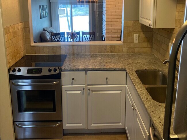 Photo - 1543 Millpond Ct Unit 43