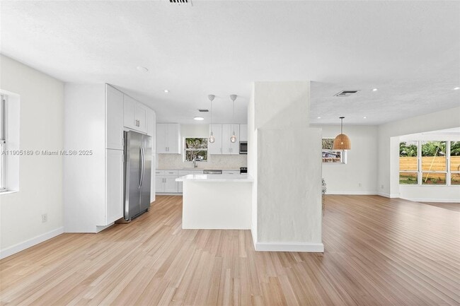 Photo - 9411 Jamaica Dr