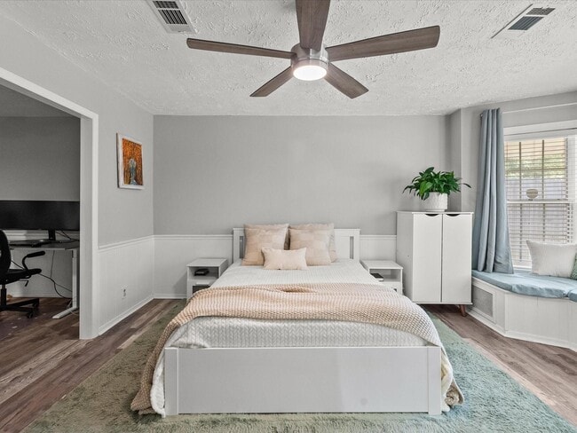Photo - 11322 Sagewillow Ln