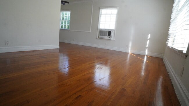 Photo - 5025 Cahuenga Blvd Unit 5025