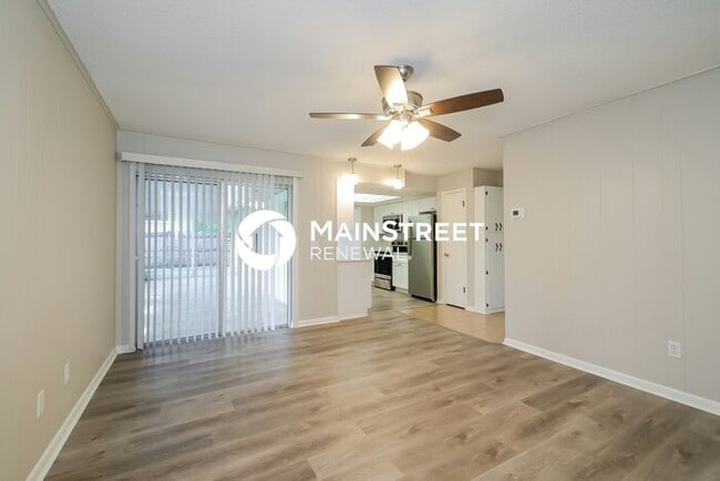 Photo - 3 Bedroom Pet-Friendly Home in Orlando, FL with Main Street Renewal