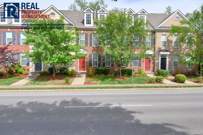Building Photo - Gorgeous luxury 2BD/2.5BA M'boro townhome across from MTSU! Attached garage & washer/dryer!