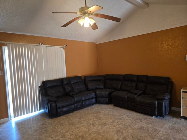 Photo - 7218 Oriole St