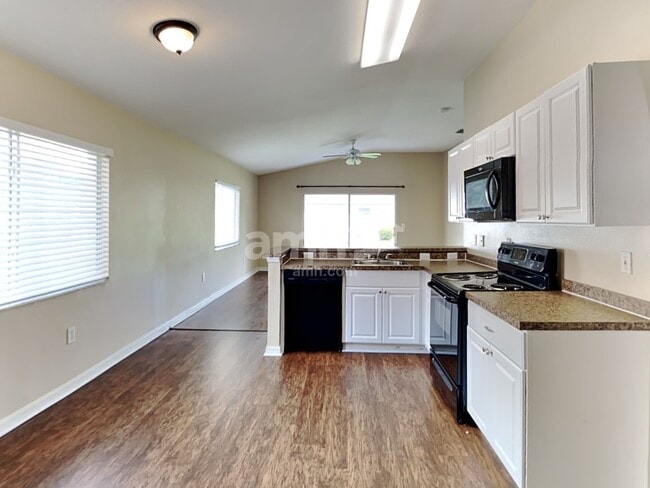 Photo - 27826 Breakers Dr