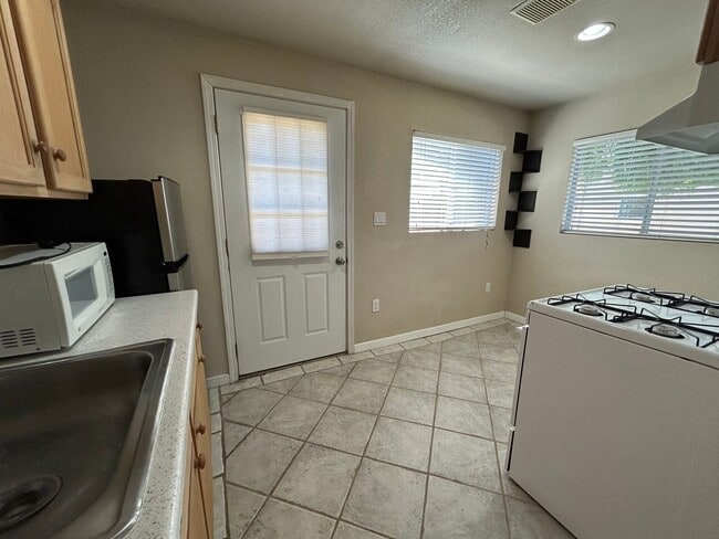 Photo - 1bed/1bath Available Now!