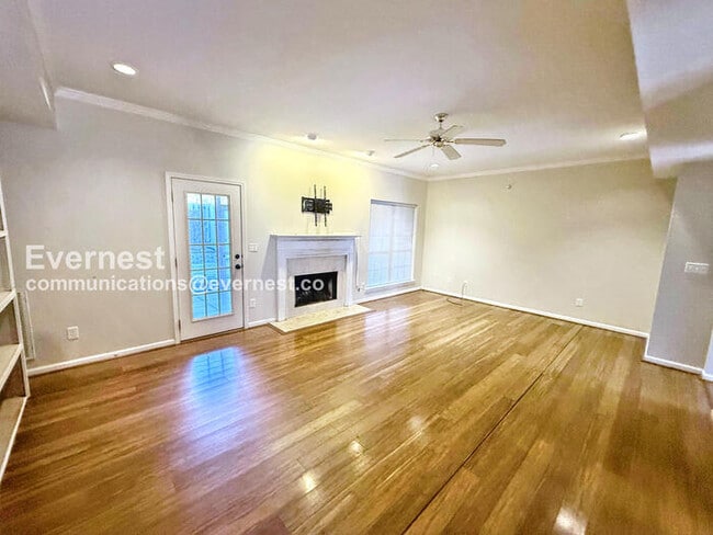 Photo - 607 Parkside Cir