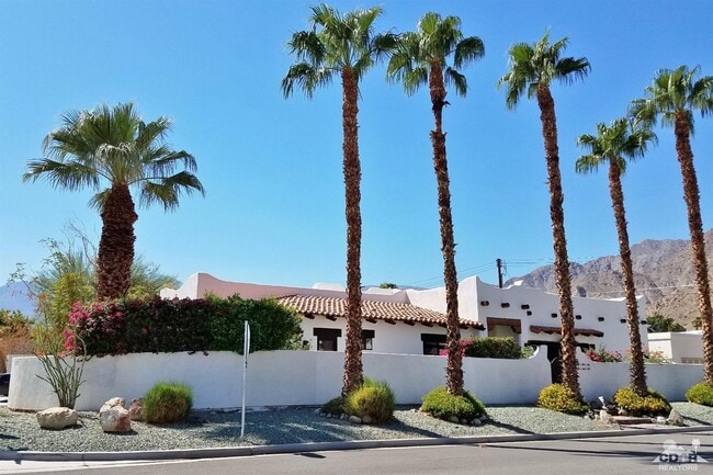 52225 Avenida Obregon