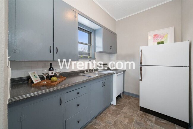 Photo - 1712 E Sanson Ave Unit #1