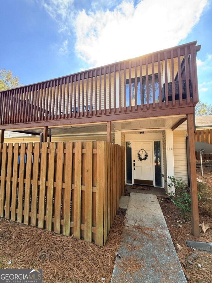 Photo - 162 Twiggs Cor