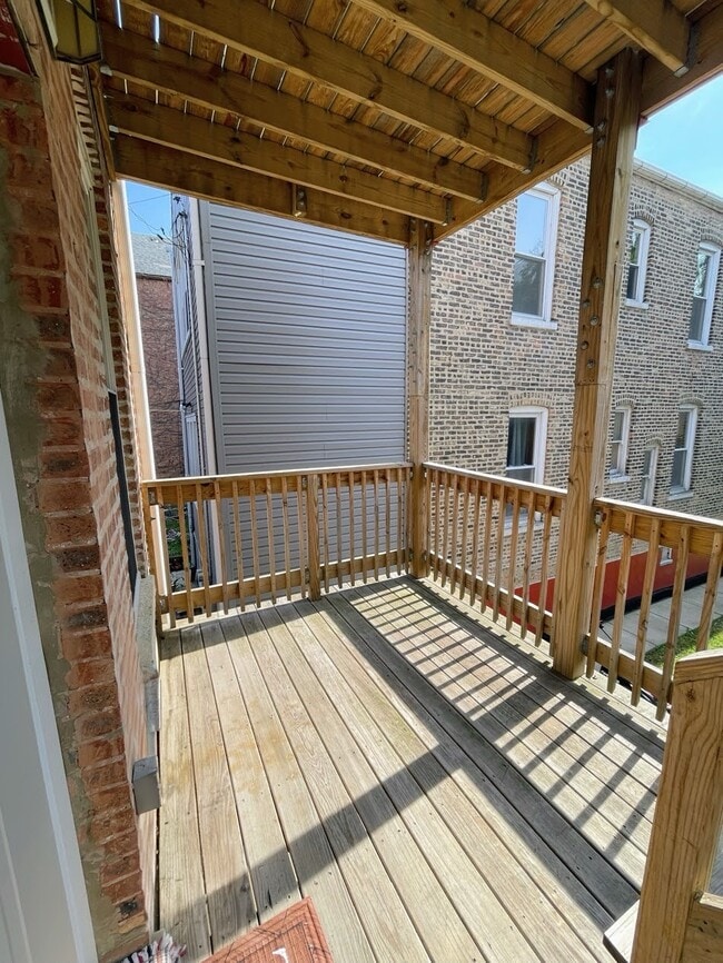 Front Balcony - 2135 S Fairfield Ave Unit 2