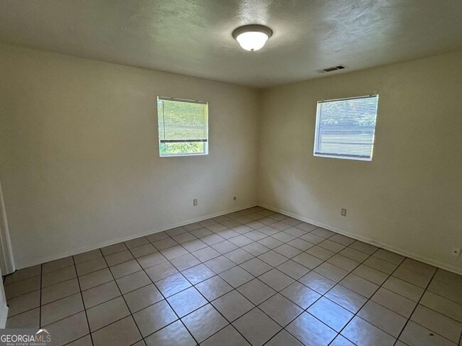 Photo - 130 Candler Ct