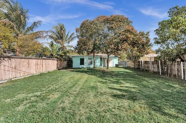Building Photo - 1938 Fletcher St