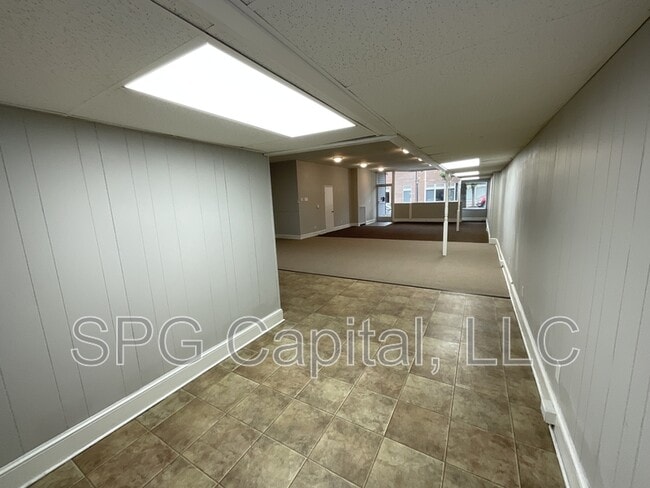Photo - 62 E King St