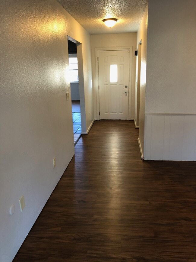 Photo - 2703 Del Casa Cir