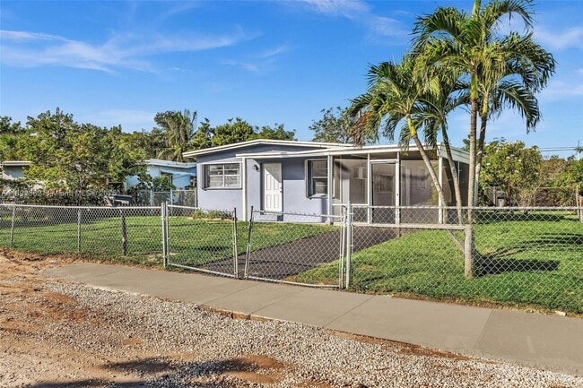 Photo - 137 NW 29th Ave