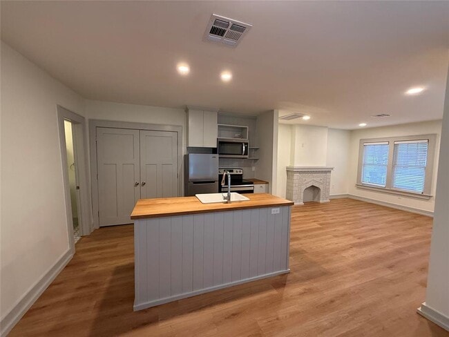 Photo - 1203 Military Ct